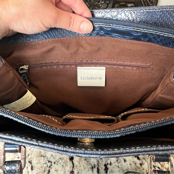 Liz Claiborne Embossed Croc Shoulder Bag - Picture 9 of 10